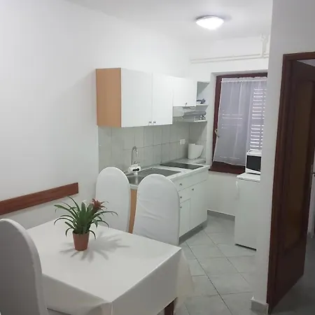 شقة 6 تْسْغيكفانِتْسا